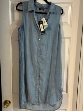 Renuar  (NWT) Blue w/silver thread accent, hi/lo hem- SZ-M